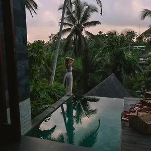 https://lerosa-valley-resort.ubudhotelsnow.com